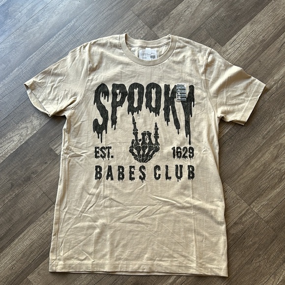 NEW Spooky Babes Club Beige Halloween T-Shirt - Picture 2 of 7